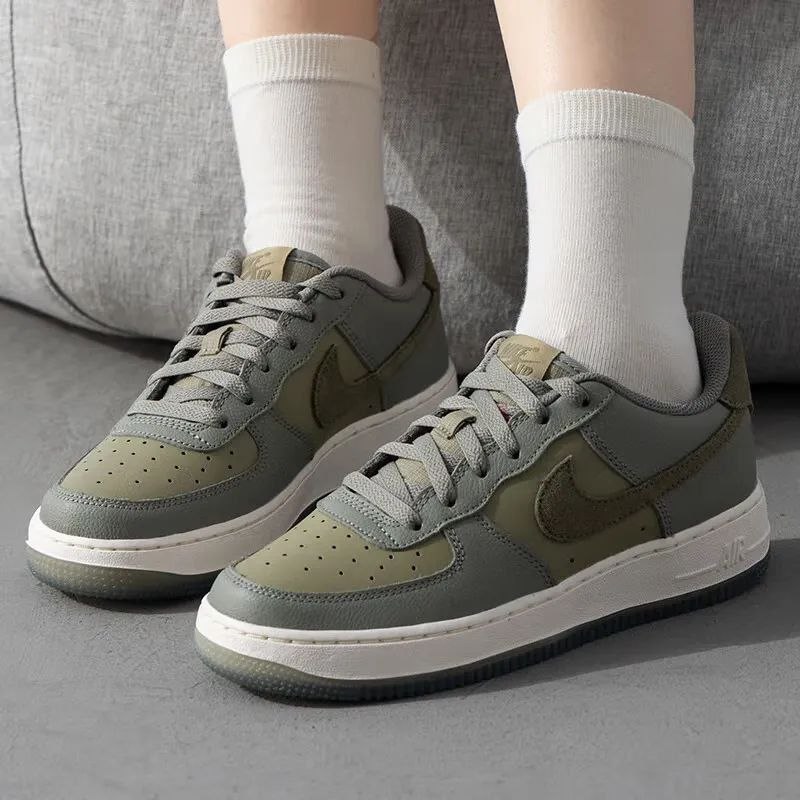 Женские кроссовки Nike Air Force 1’07 LV8 Low 'Dark Stucco’